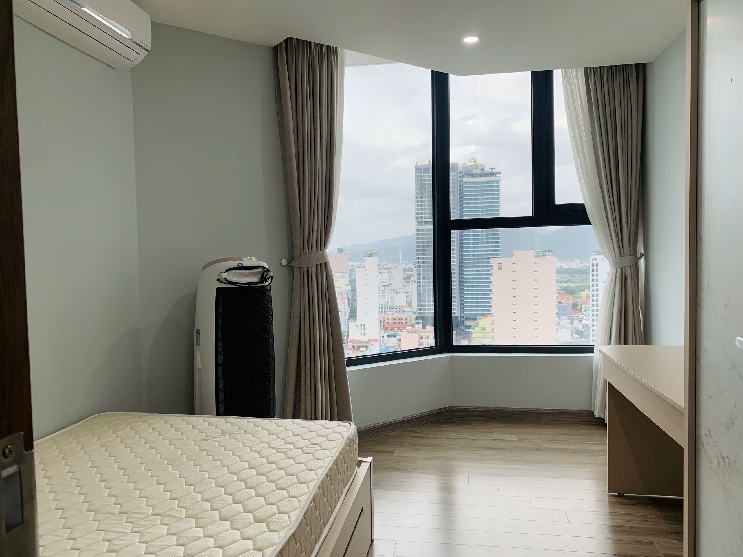 Hud Building apartment for rent | 3 bedrooms | 90m2